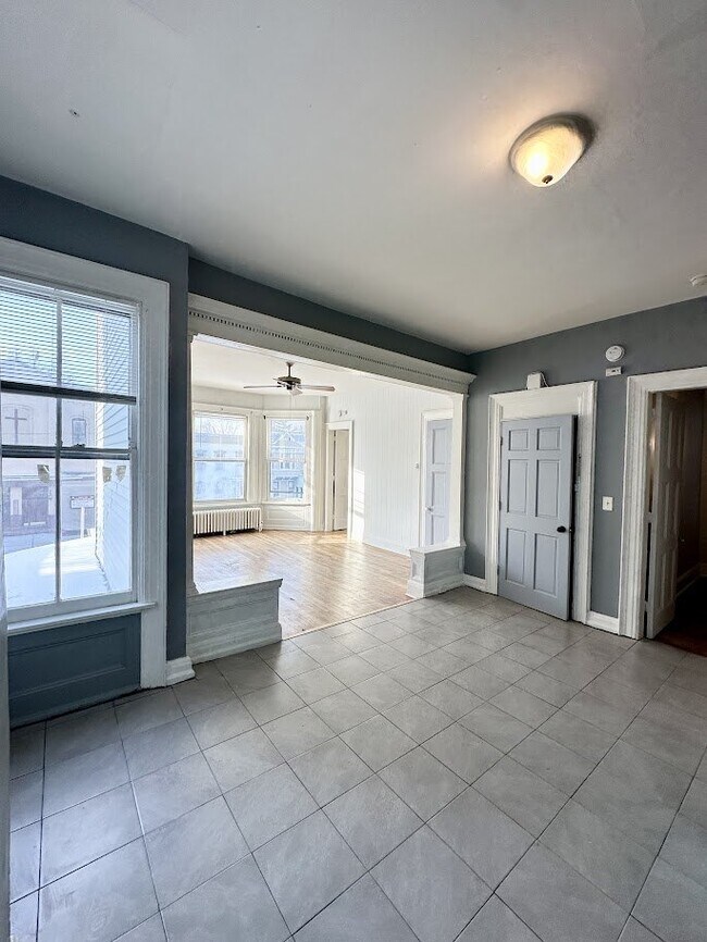 Building Photo - 130 5th Ave