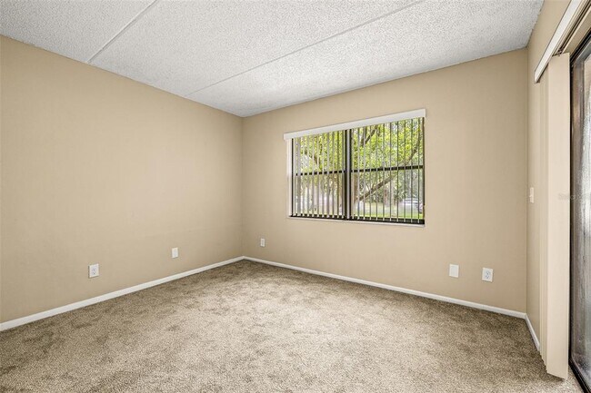 Building Photo - 125 Woodlake Wynde