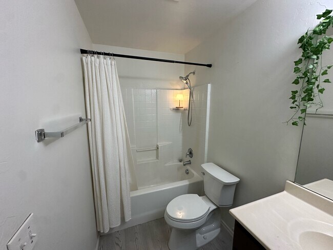 Building Photo - 6141 Courtyards Ct