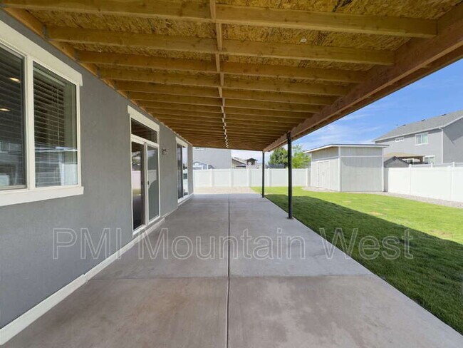 Building Photo - 3565 Water Lilly Ln