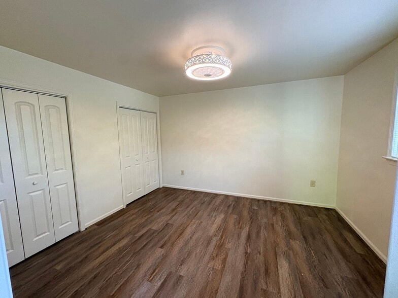 Building Photo - 6247 Jefferson Park Rd