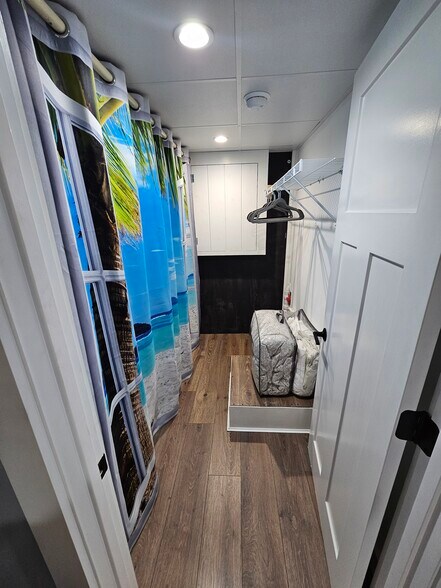 Building Photo - 435 High St