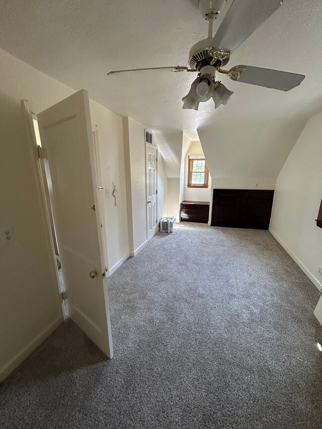 Building Photo - 2745 S 68th St