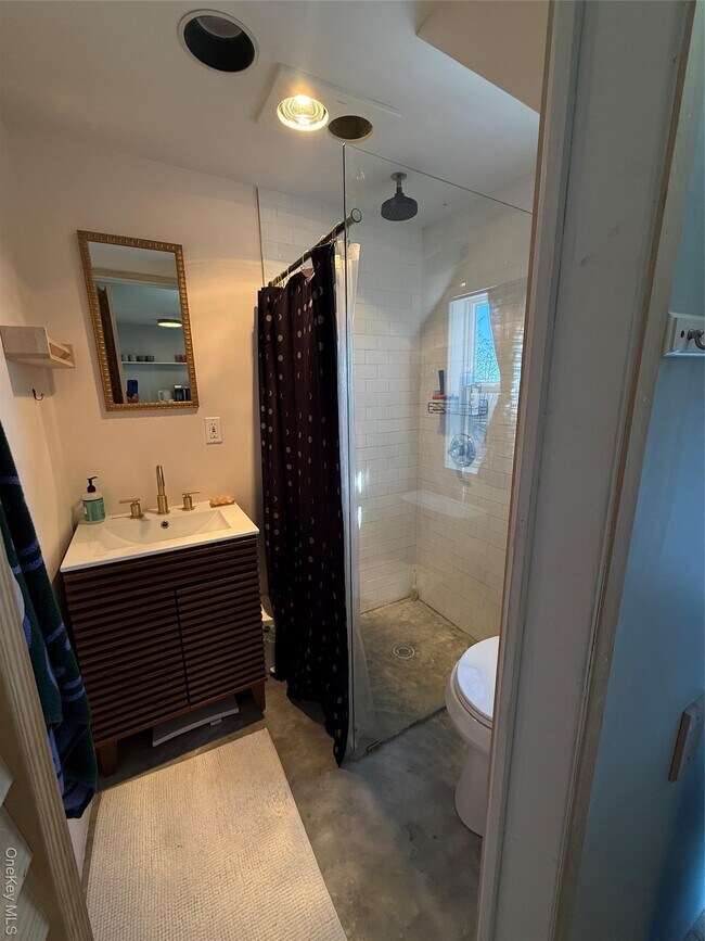 Building Photo - 16A Shadyside Ave