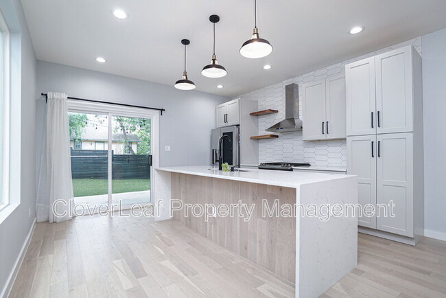 Building Photo - 2109 Schley Ave