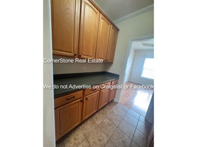 Building Photo - 6499 Chamblee Dr