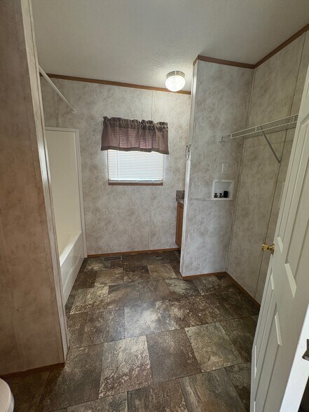 Building Photo - 45 Mantua Grove Rd