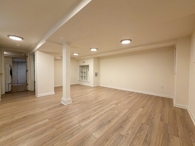 Building Photo - 1226 Jefferson St NW