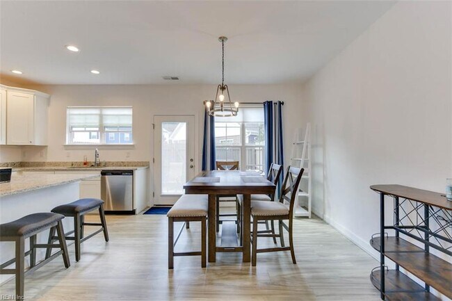 Building Photo - 2416 Trafton Pl