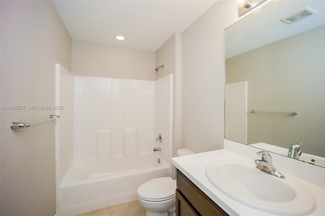 Building Photo - 154 NW Curtis St