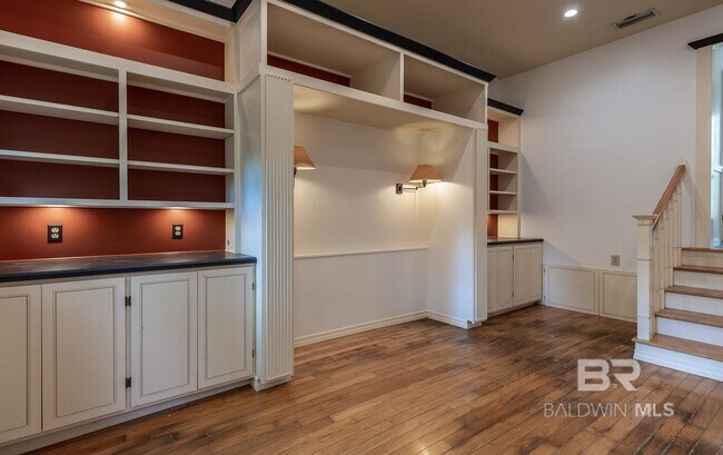 Building Photo - 607 Spanish Main