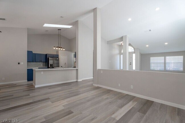 Building Photo - 1735 Navarre Ln