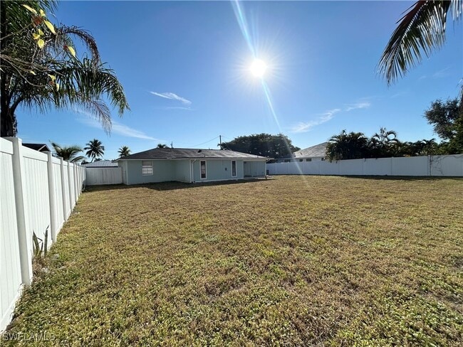 Building Photo - 1428 SE 20th Ave