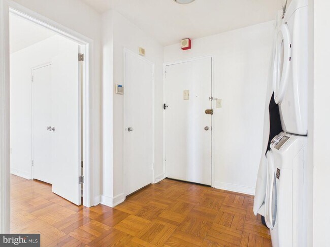 Building Photo - 2601 Pennsylvania Ave