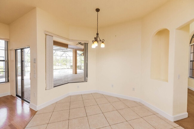 Building Photo - 4068 Gardenwood Cir