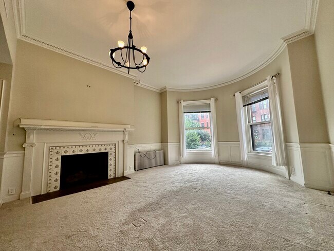 Building Photo - 472 Beacon St