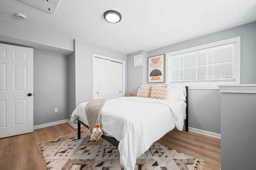 Building Photo - 81 Luna St