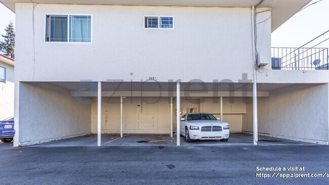 Building Photo - 3691 Cape Cod Ct