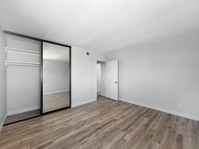 Building Photo - Stunning 2BD/1BA W/ In-Unit laundry, AC, and Reserved Parking in North Park!