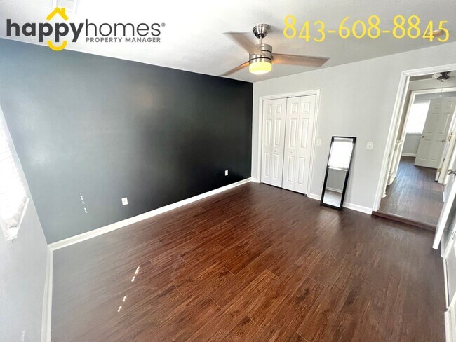 Building Photo - Beautiful 3 bedroom 3 full bath home locat...