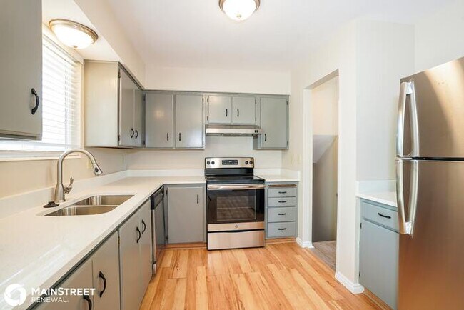 Building Photo - 1493 S 500 E