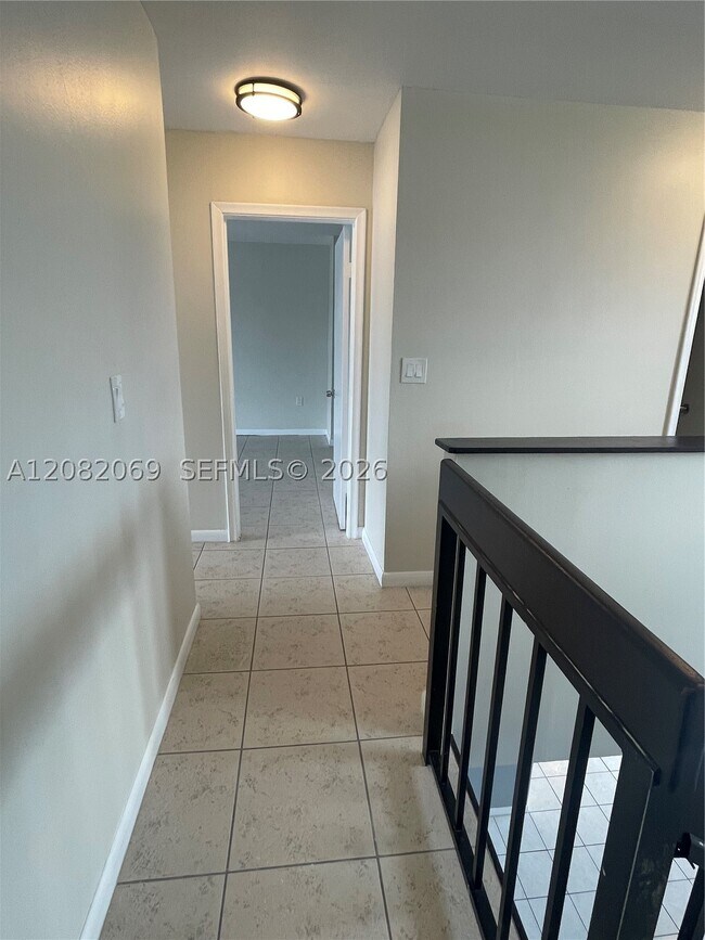 Building Photo - 1341 SW 124th Ct