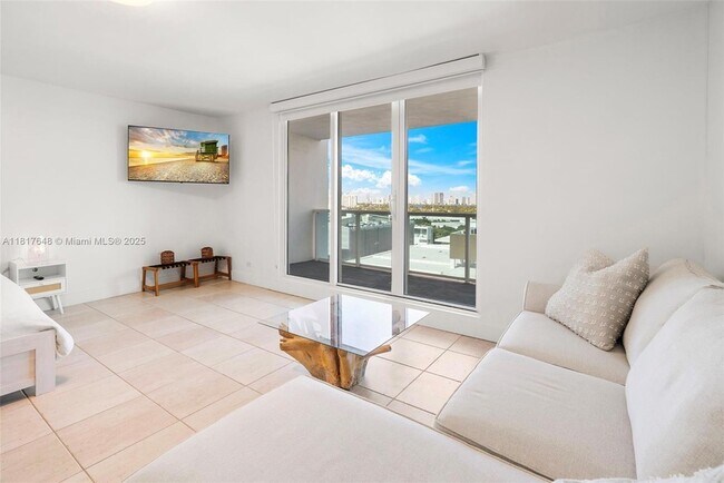 Building Photo - 2301 Collins Ave