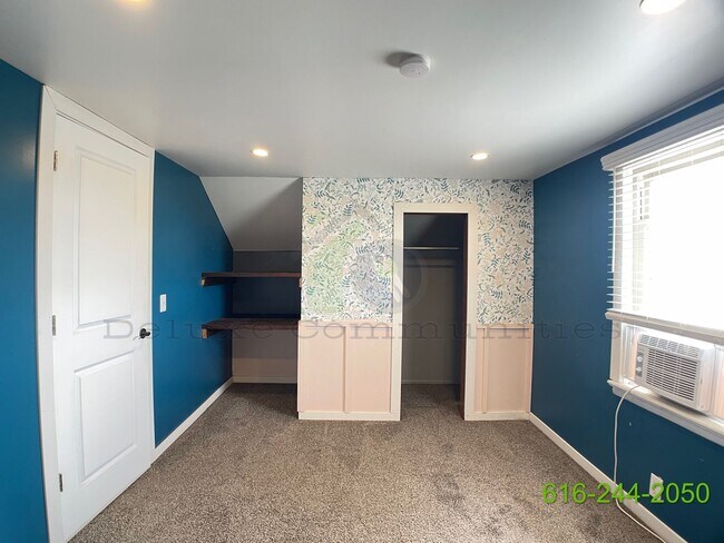 Building Photo - 3 Bedroom (with an extra room) Home Available in Marne, MI