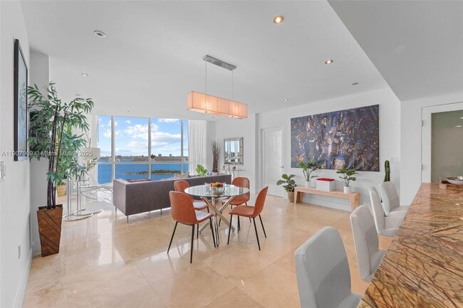 Building Photo - 665 NE 25th St