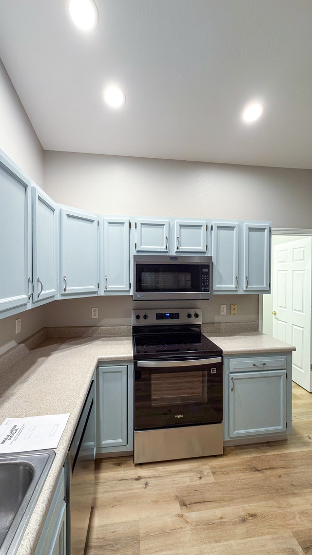 Building Photo - 806 S Sunny Ln