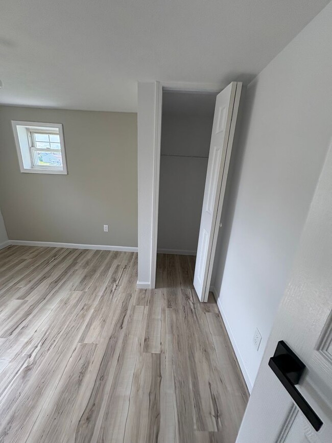 Building Photo - Newly Remodeled Charming 3bd2br Home!!