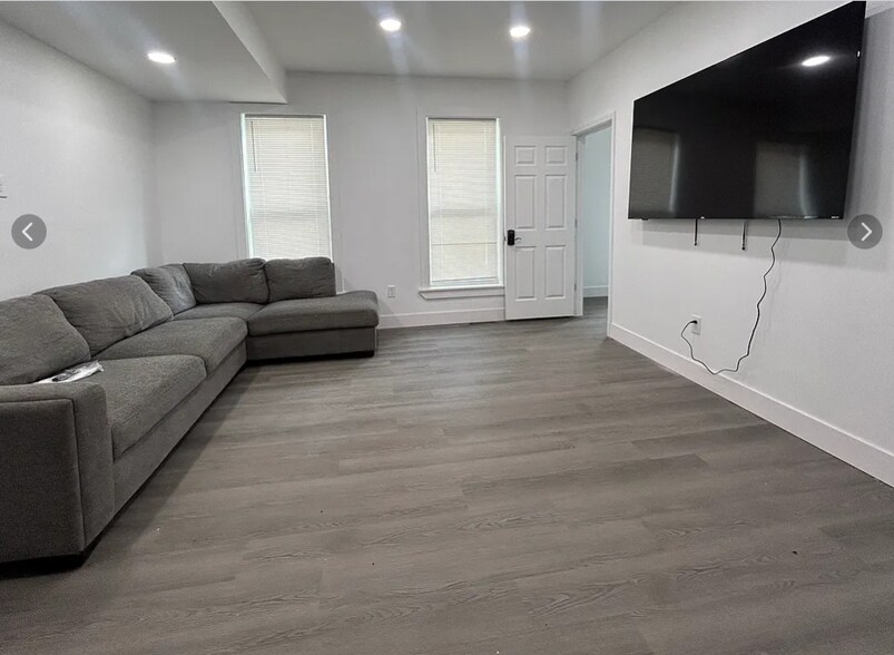 Building Photo - 94 Walnut St