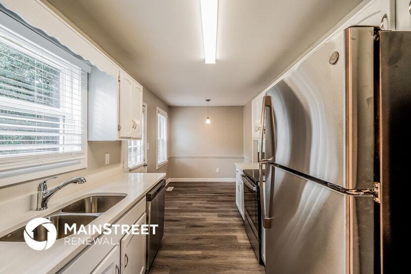 Building Photo - 1729 Tall Oak Cir