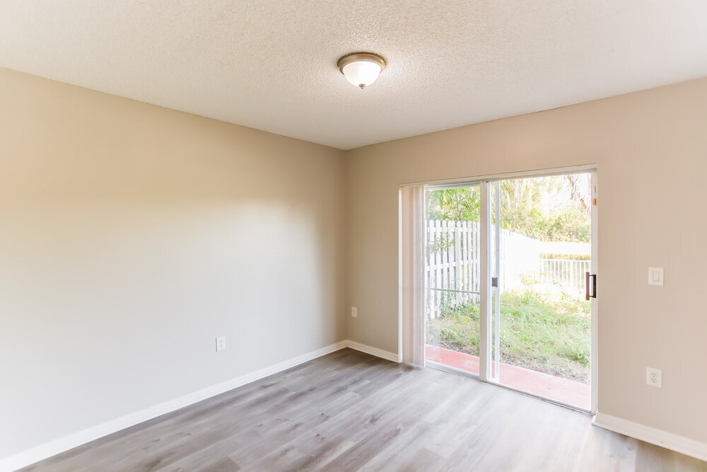 Building Photo - 15321 SW 46th Ct
