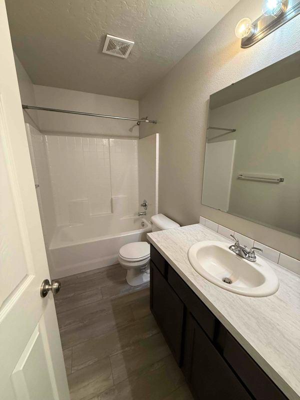 Building Photo - 7705 E Drouillard St
