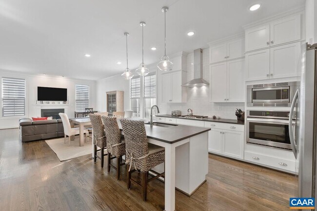 Building Photo - 1160 Colbert St