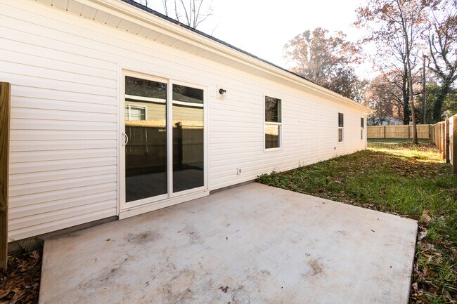 Building Photo - 805 Rodey Ave