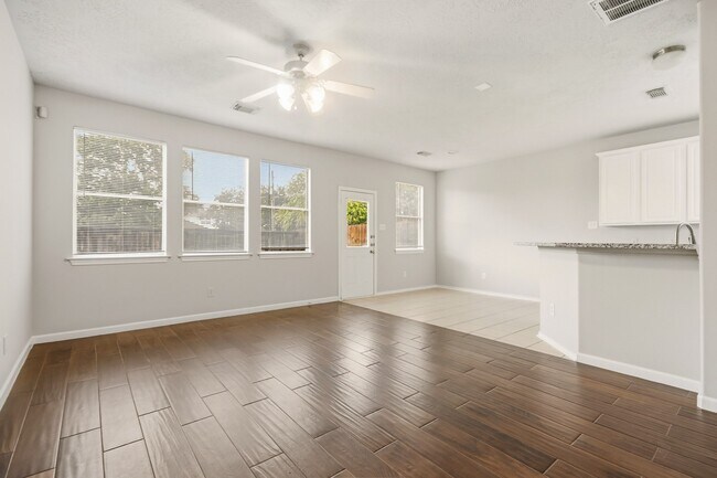 Building Photo - 13107 Peppergate Ln