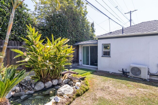 Building Photo - 2812 Stoner Ave