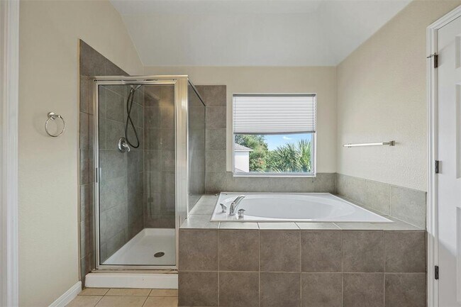 Building Photo - 11305 Brixey Ln