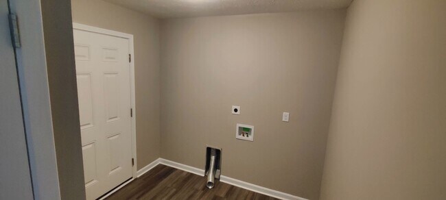 Building Photo - 2158 Pumpkin Ridge Ct