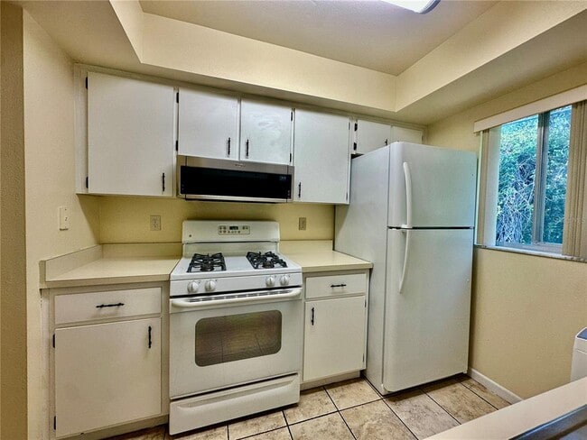 Building Photo - 630 Pavare Ct