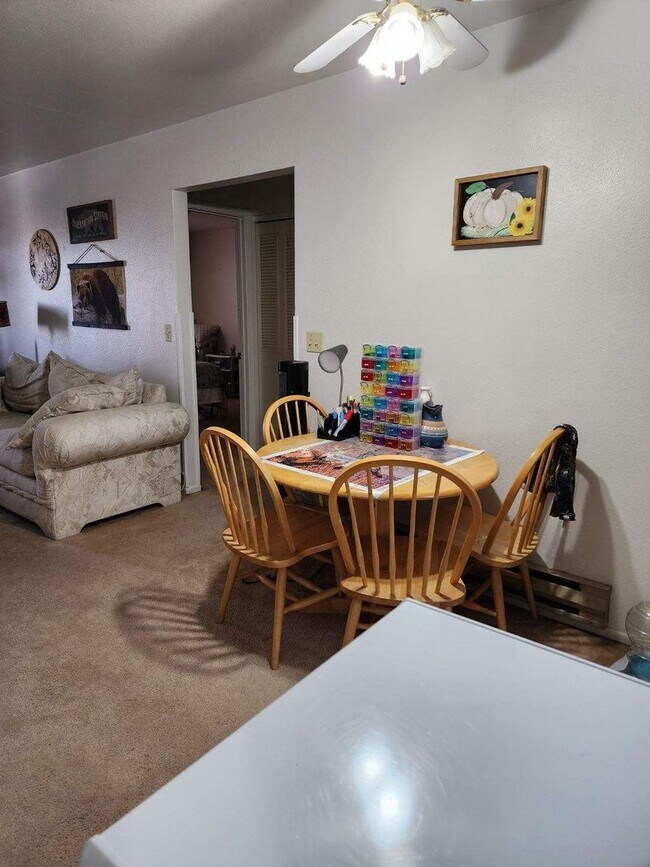 Building Photo - Cottonwood Apartments
