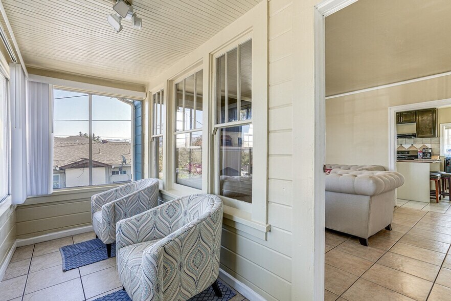 Building Photo - 1218 84th Ave