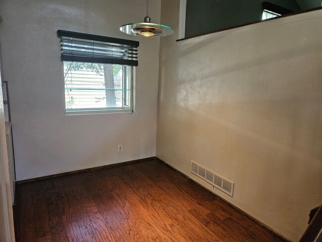 Building Photo - 3 BED 2 BATH IN AURORA