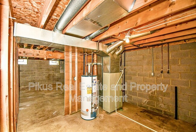 Building Photo - 2008 Redwing Dr