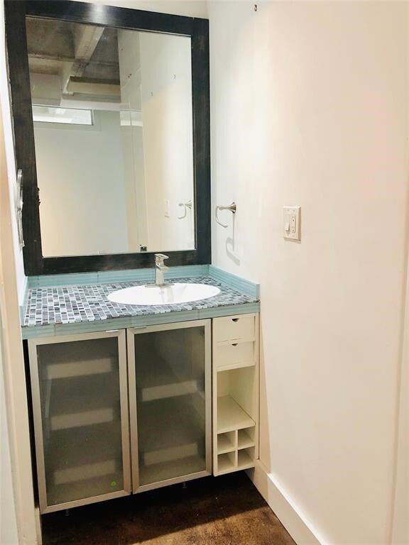 Building Photo - 2016 Main St