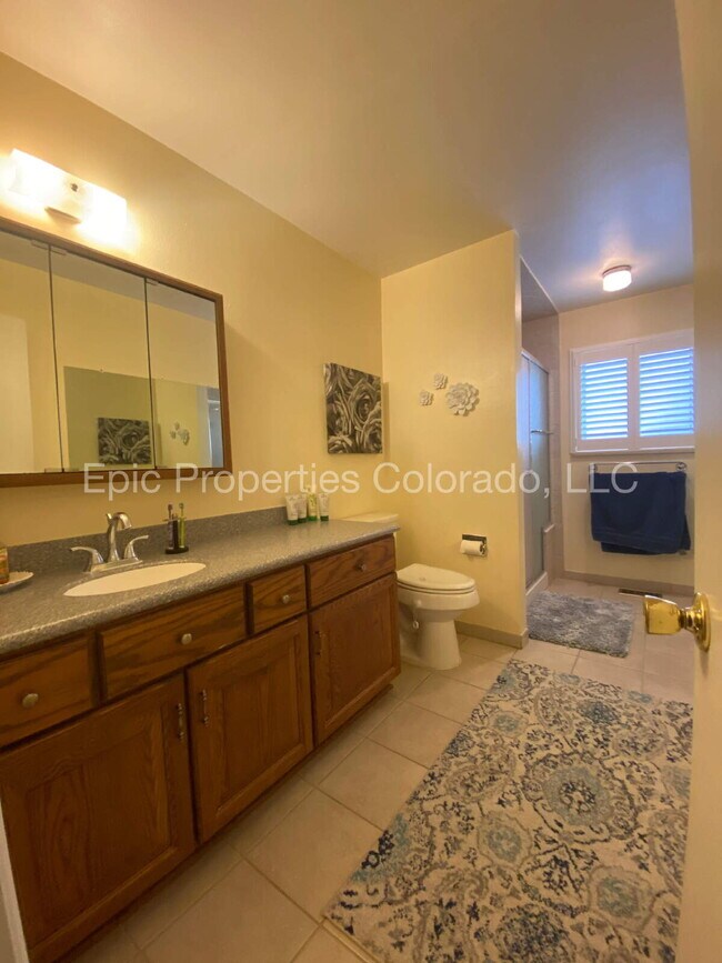 Building Photo - Pet-friendly Tri-Level Home with Large Backyard