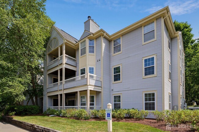 Building Photo - 103 Sequoia Ct