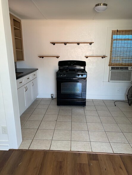 Building Photo - 4705 Avenue P 1/2